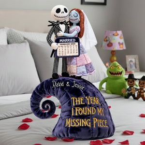 Spooky Married Couple Pillow - Personalized Gift For Couples 05OHLU101225