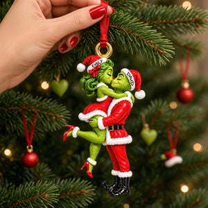 Mischievous Kissing Duo Christmas Ornament - Personalized Gifts For Couple 05tydh091026