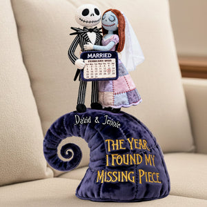Spooky Married Couple Pillow - Personalized Gift For Couples 05OHLU101225