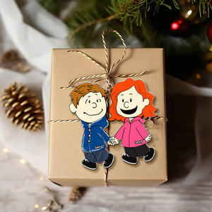 Hugging Couple Ornament - Personalized Gift For Couple Hand In Hand-Homacus