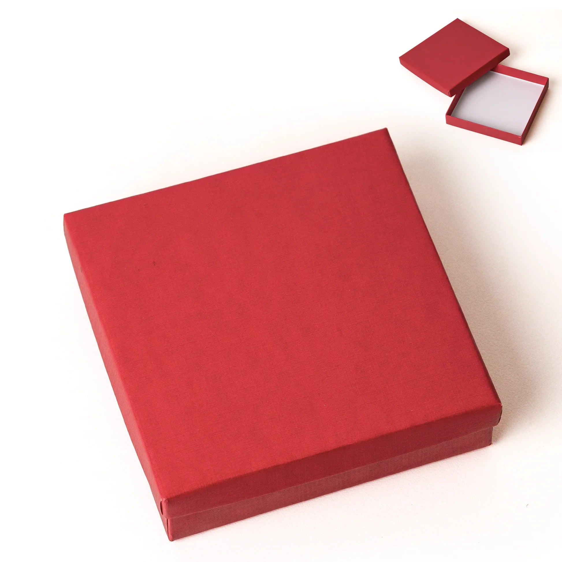 Red Add-On Gift Box Service (MCT)