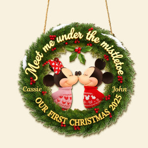 Kissing Couple Laurel Wreath Wood Sign - Personalized Gift For Couple Christmas Wood Sign 04HYMG091025